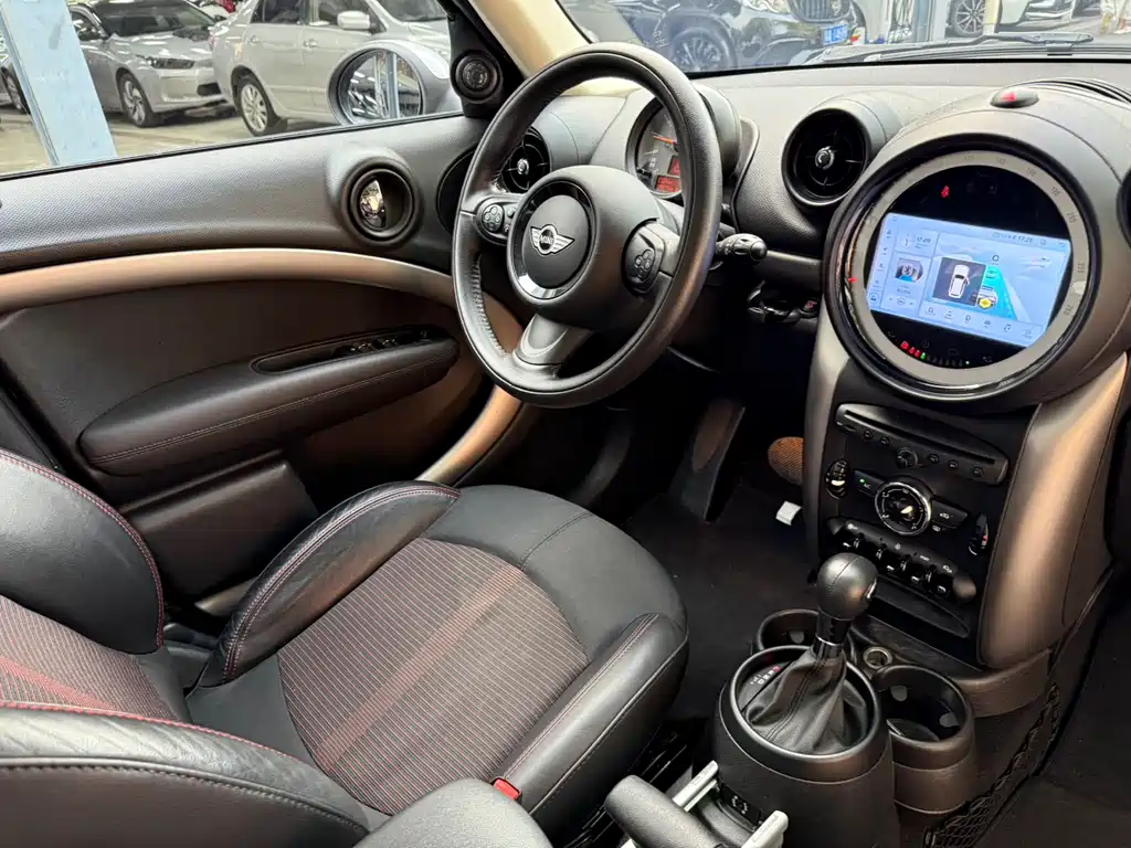 MINI Countryman 2015 — фото 12
