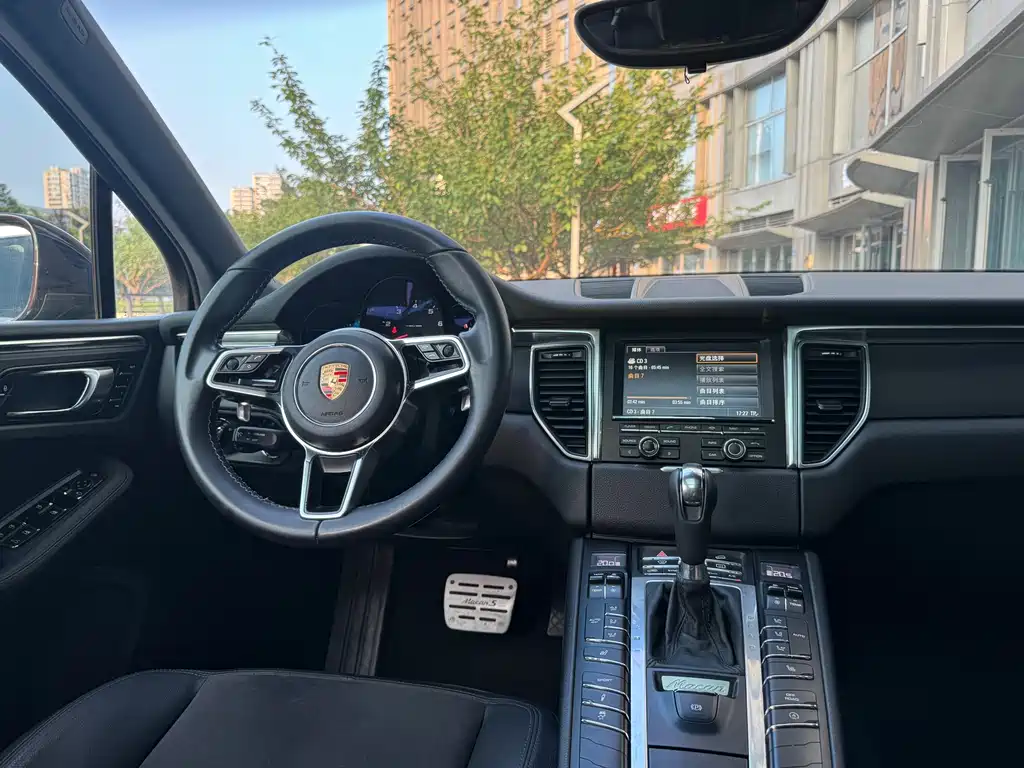Porsche Macan 2015 — фото 23