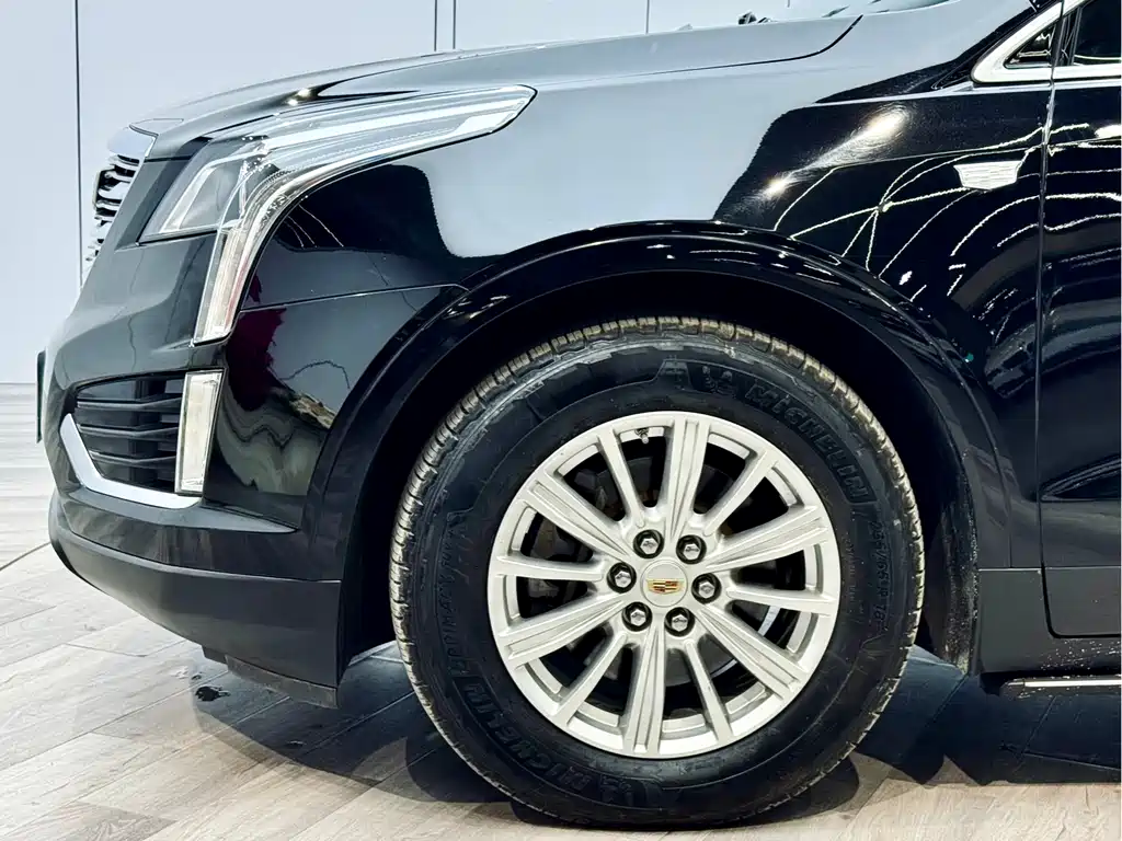 Cadillac XT5 2018 — фото 28
