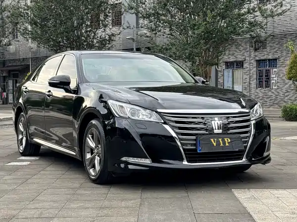 Toyota Crown 2017