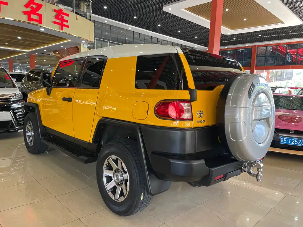 Toyota FJ Cruiser 2019 — фото 5