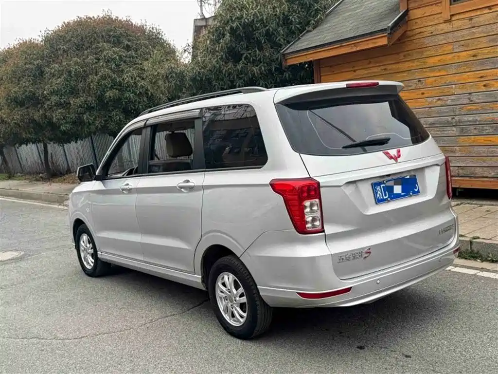 Wuling Hongguang 2019 — фото 6