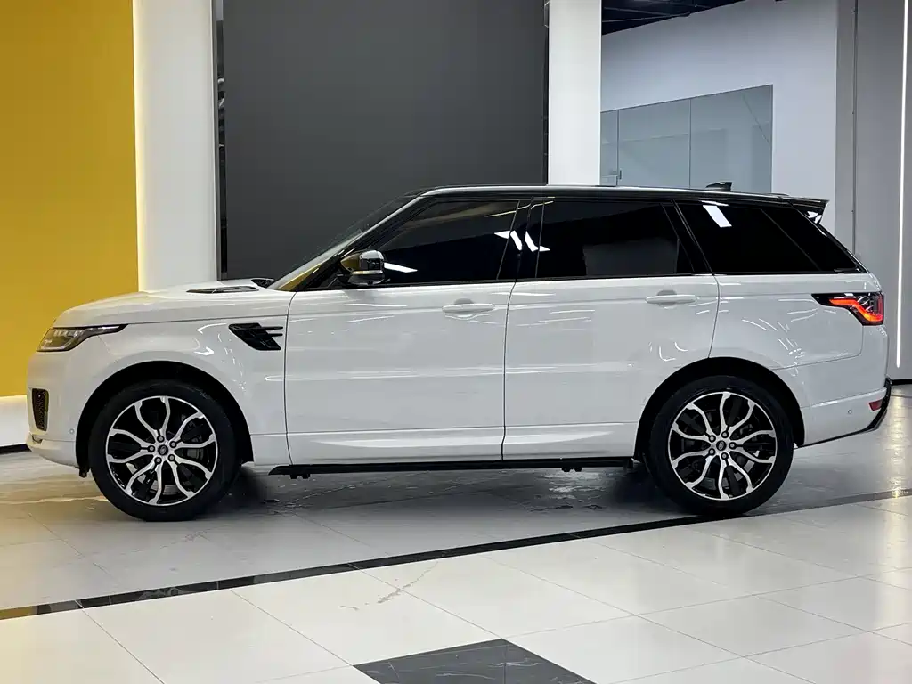 Land Rover Sport 2022 — фото 4