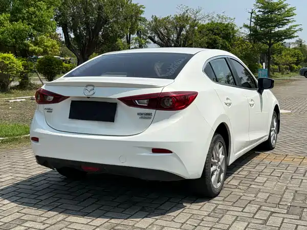 Mazda 3 Axela 2016