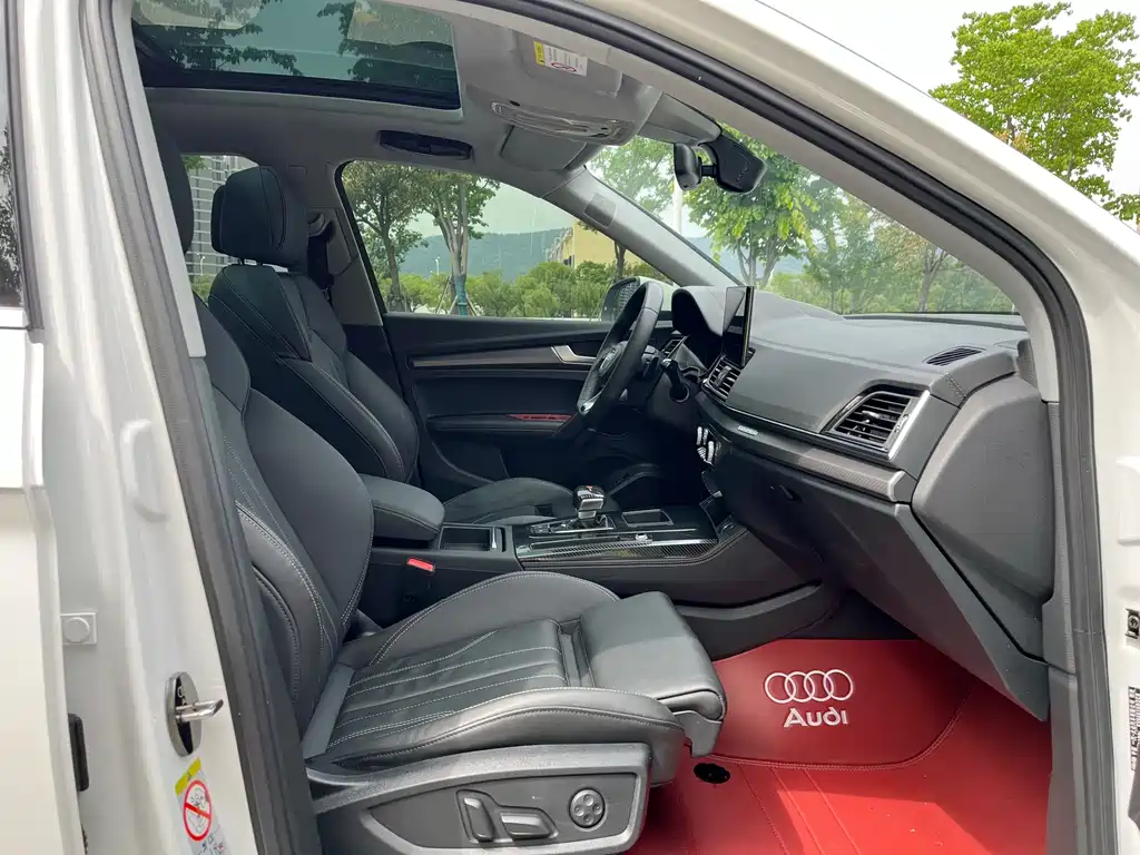 Audi Q5L 2023 — фото 10