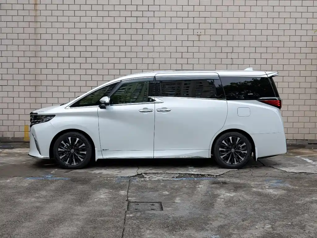 Toyota Alphard 2024 — фото 7