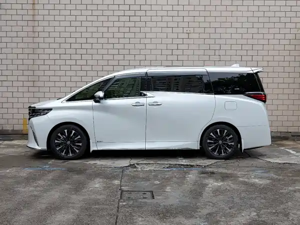 Toyota Alphard 2024