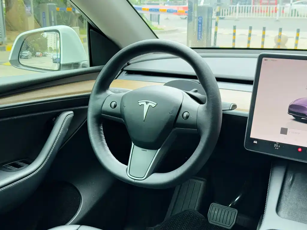 Tesla Model Y 2022 — фото 11