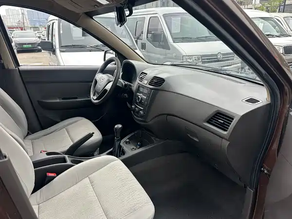 Wuling Hongguang 2016
