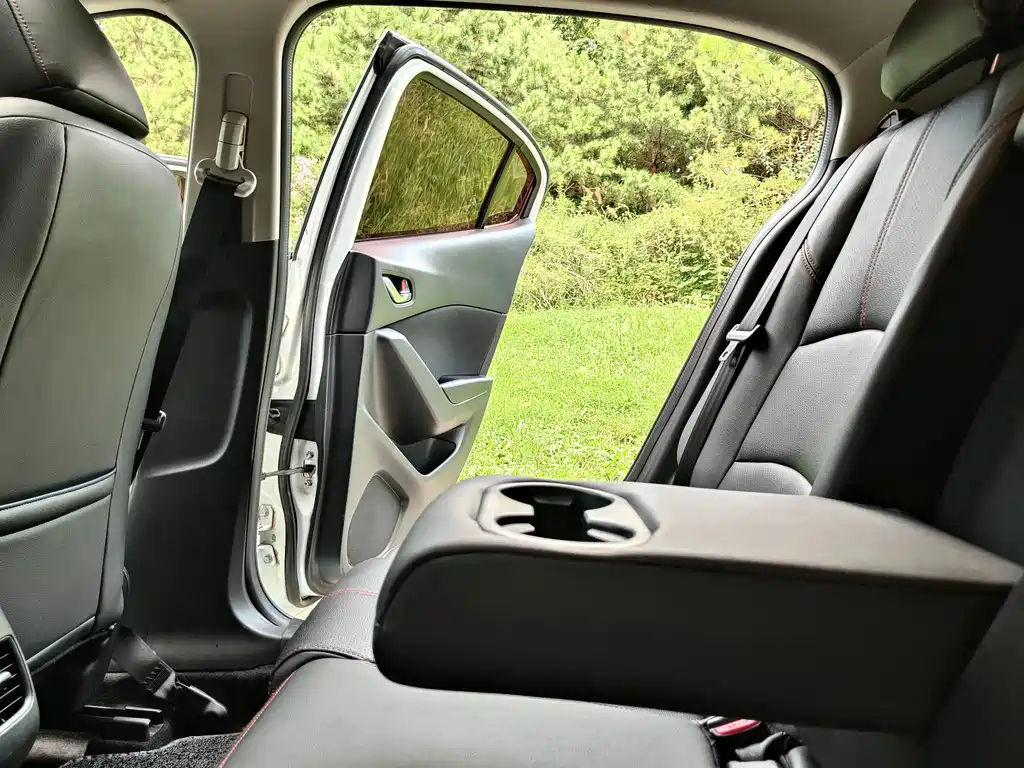 Mazda 3 Axela 2019 — фото 9