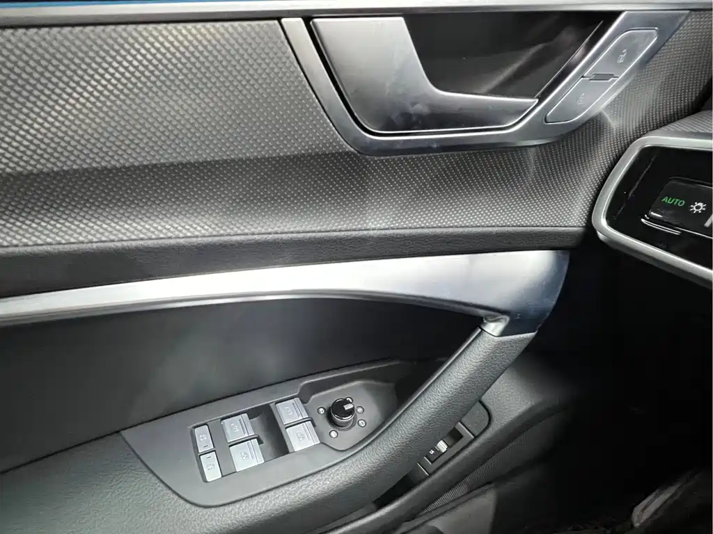 Audi A6L 2023 — фото 14