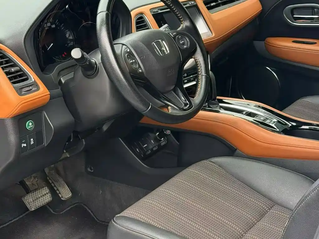 Honda Vezel 2016