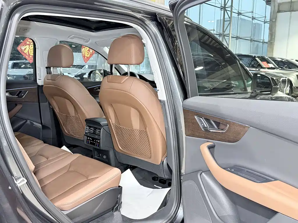 Audi Q7 2021 — фото 15