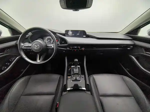 Mazda 3 Axela 2024