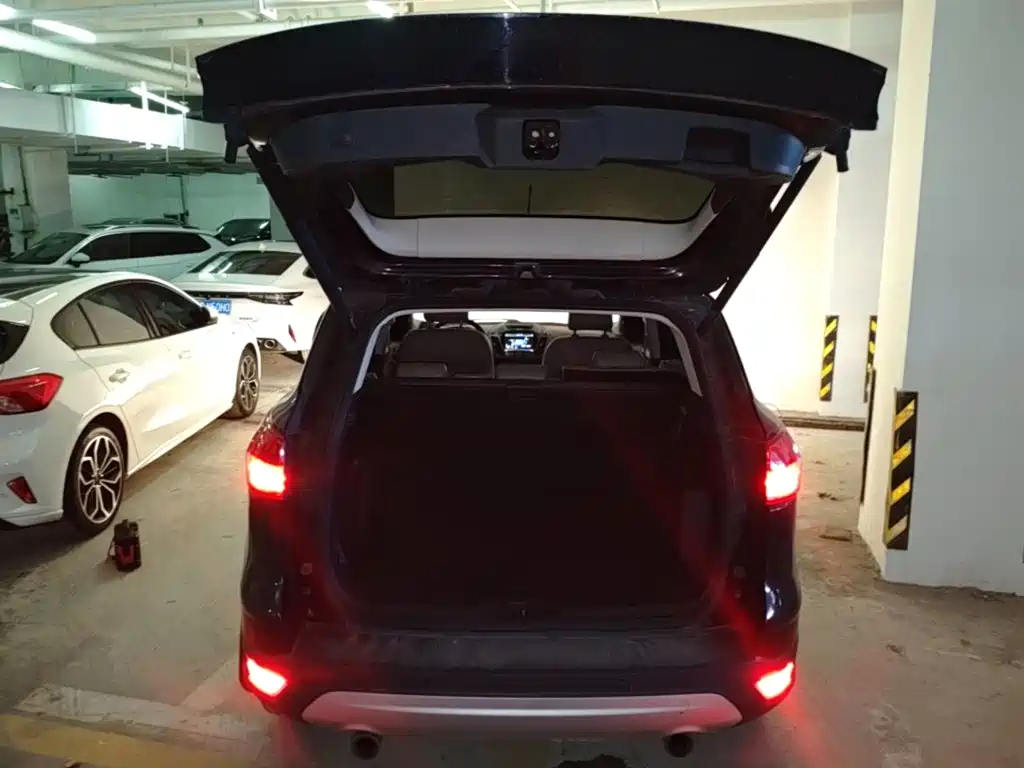 Ford Kuga 2015 — фото 19
