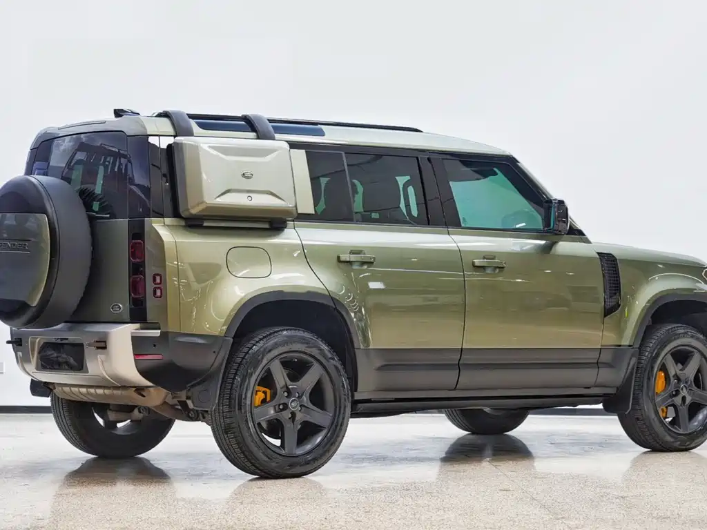 Land Rover Defender 2021 — фото 12
