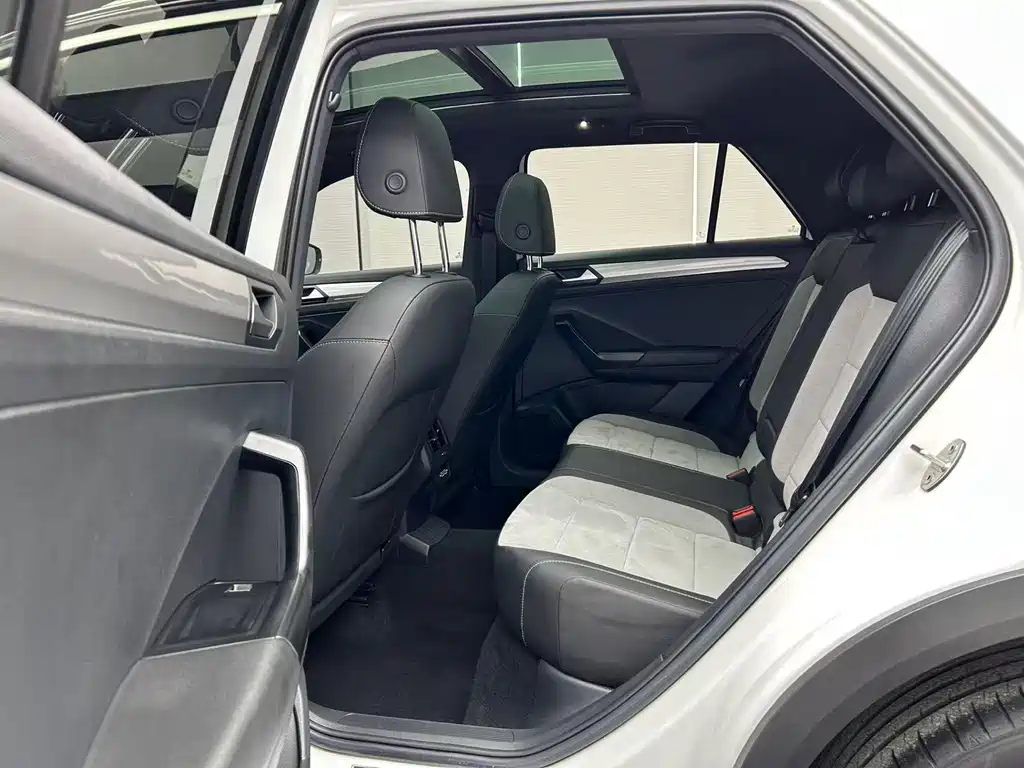 Volkswagen T-Roc 2022 — фото 10
