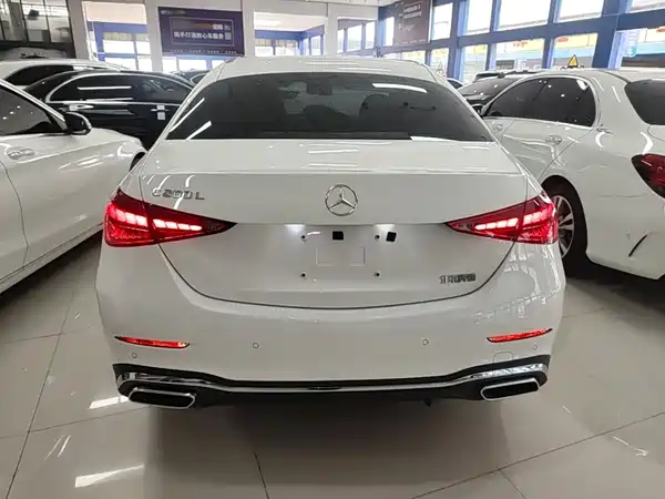 Mercedes-Benz C-Class 2024