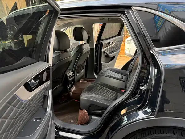 Hongqi HS5 2021