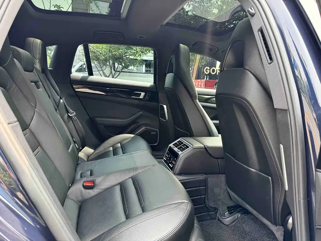Porsche Panamera 2018 — фото 19