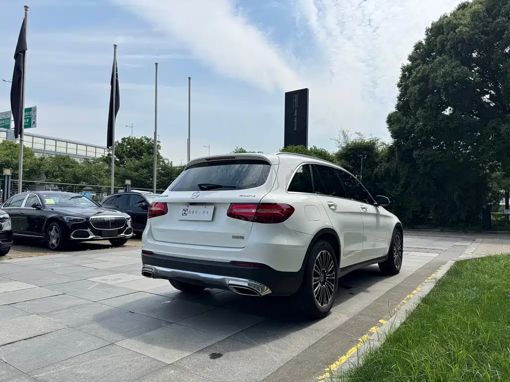 Mercedes-Benz GLC 2018 — фото 18
