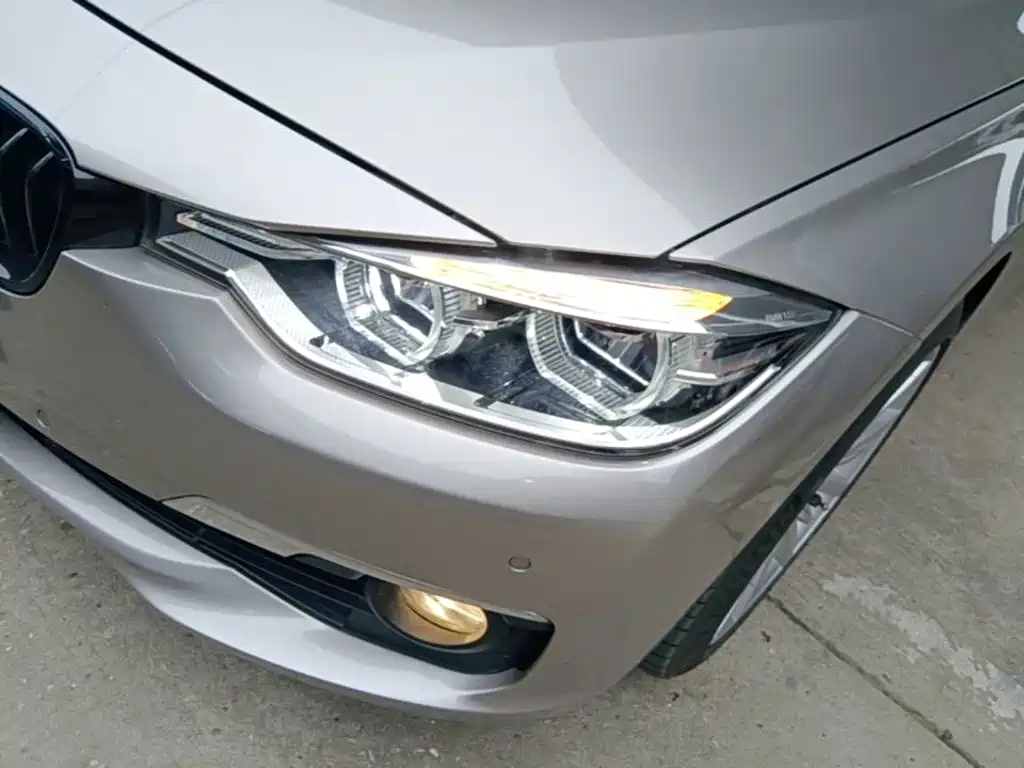 BMW 3 Series 2017 — фото 24