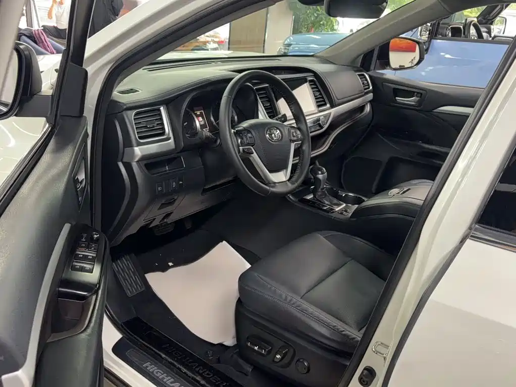 Toyota Highlander 2019 — фото 9