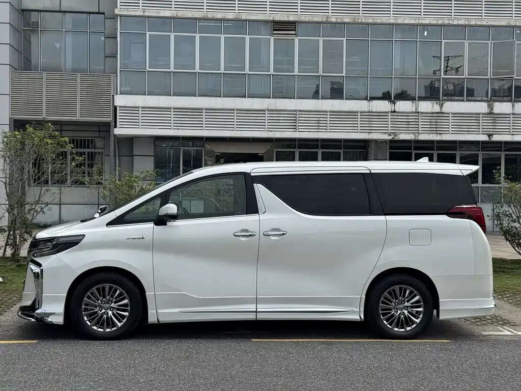 Toyota Alphard 2020 — фото 21