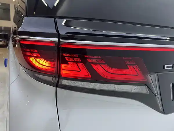 Toyota Vellfire 2024