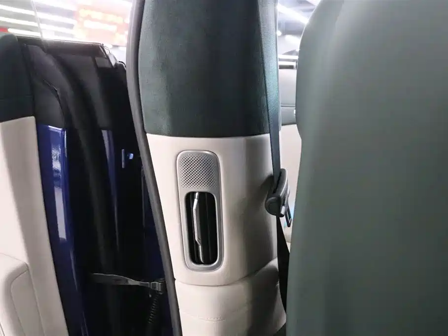 Xiaomi YU7 2025 — фото 20