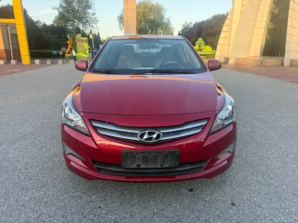 Hyundai Accent 2014