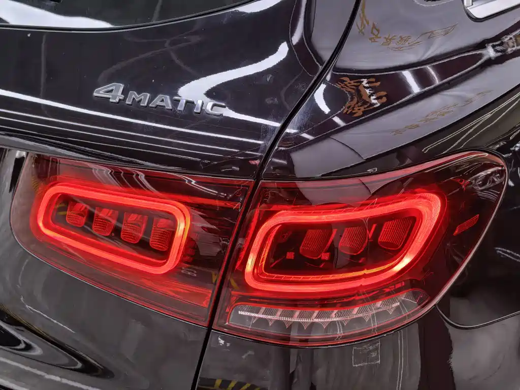 Mercedes-Benz GLC 2020 — фото 35