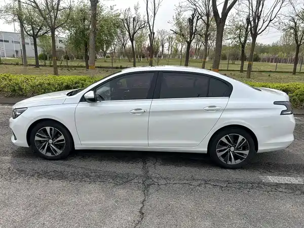 Peugeot 408 2021