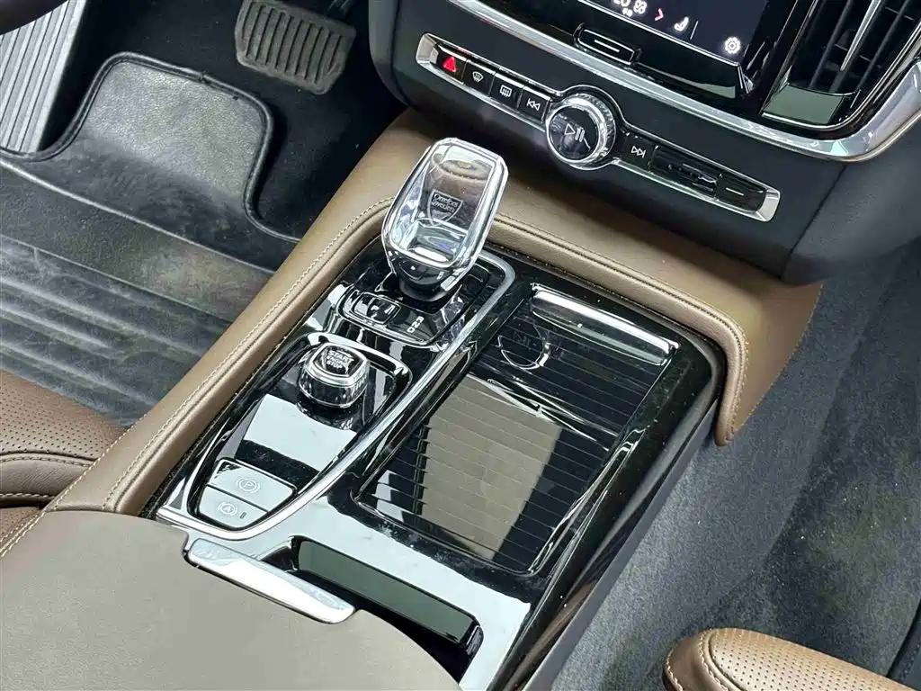 Volvo S90 PHEV 2024 — фото 10