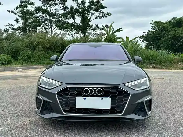 Audi A4L 2021