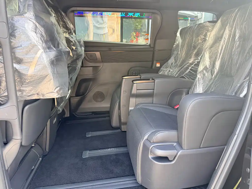 Toyota Alphard 2025 — фото 13