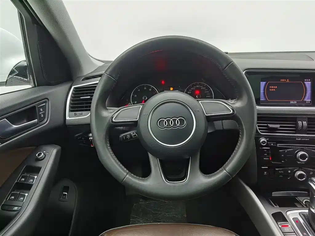 Audi Q5 2018 — фото 11