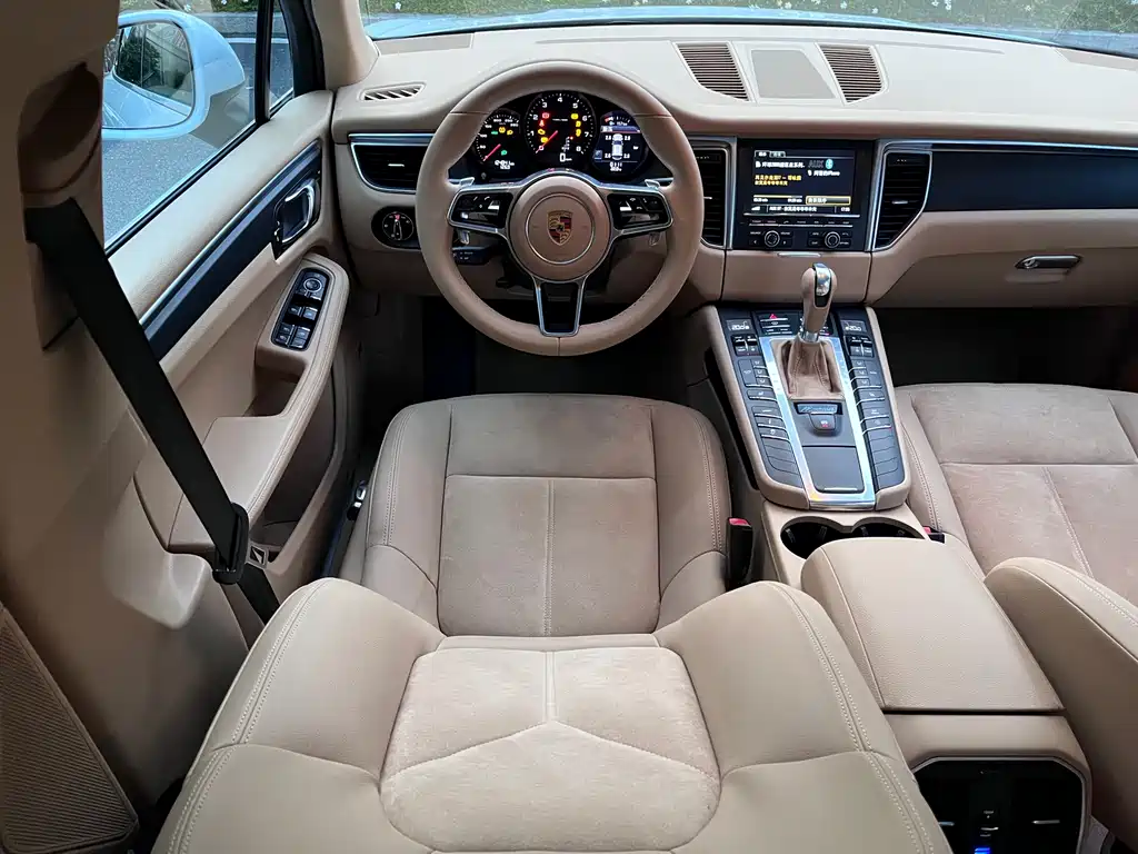 Porsche Macan 2015 — фото 12
