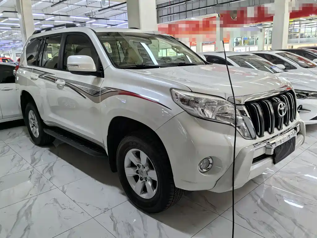 Toyota Prado 2014 — фото 3