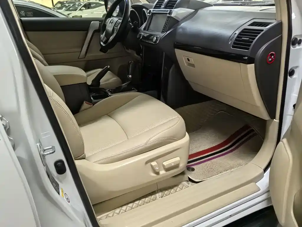 Toyota Prado 2014 — фото 12