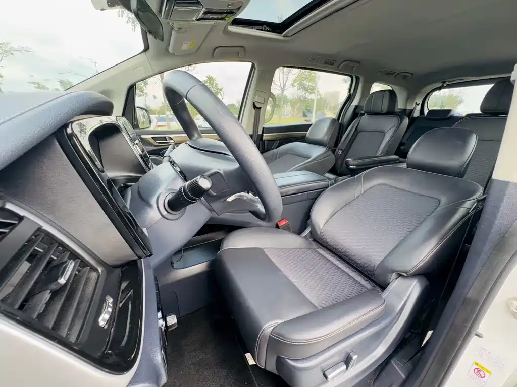 GAC Motor Trumpchi M8 2024 — фото 23