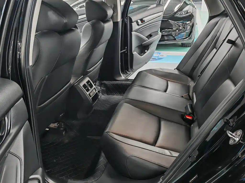 Honda Accord 2023 — фото 13