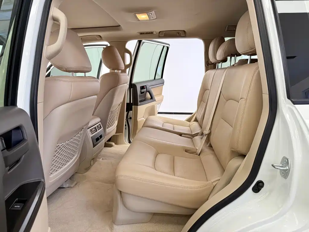 Toyota Land Cruiser 2020 — фото 13