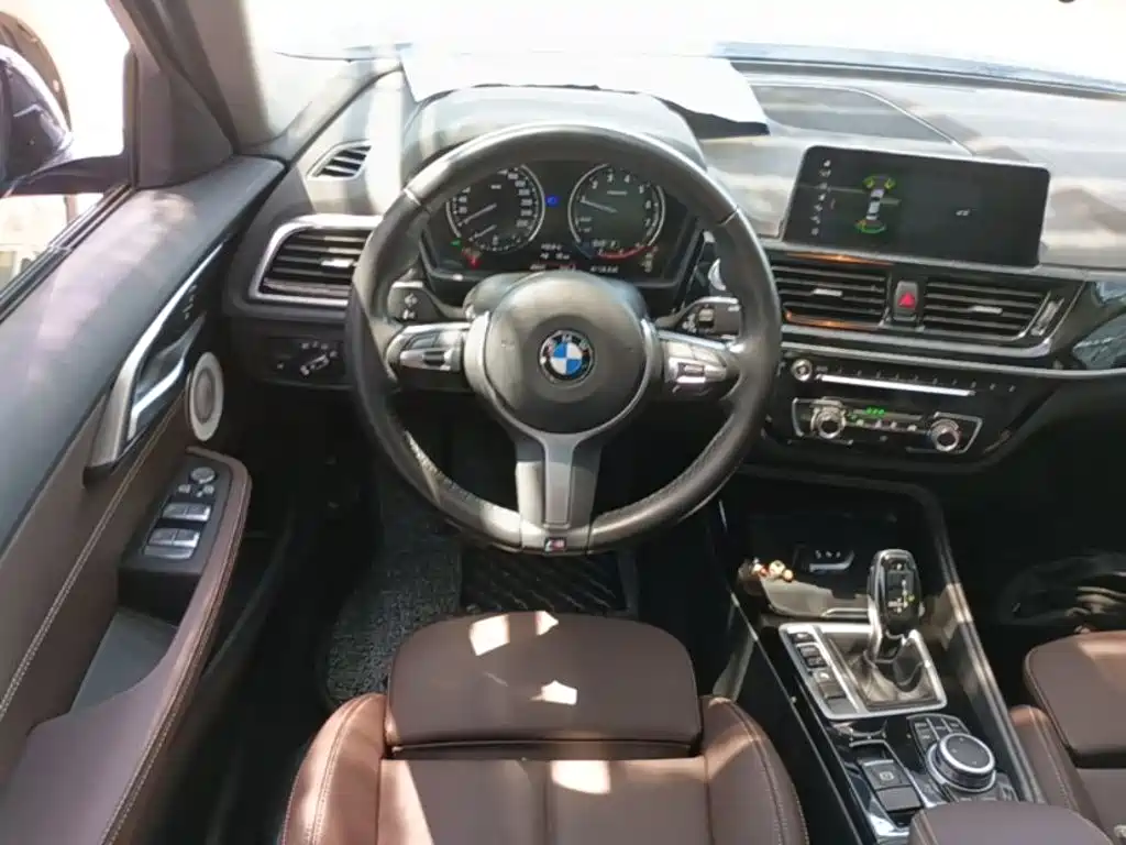 BMW 1 Series 2021 — фото 11