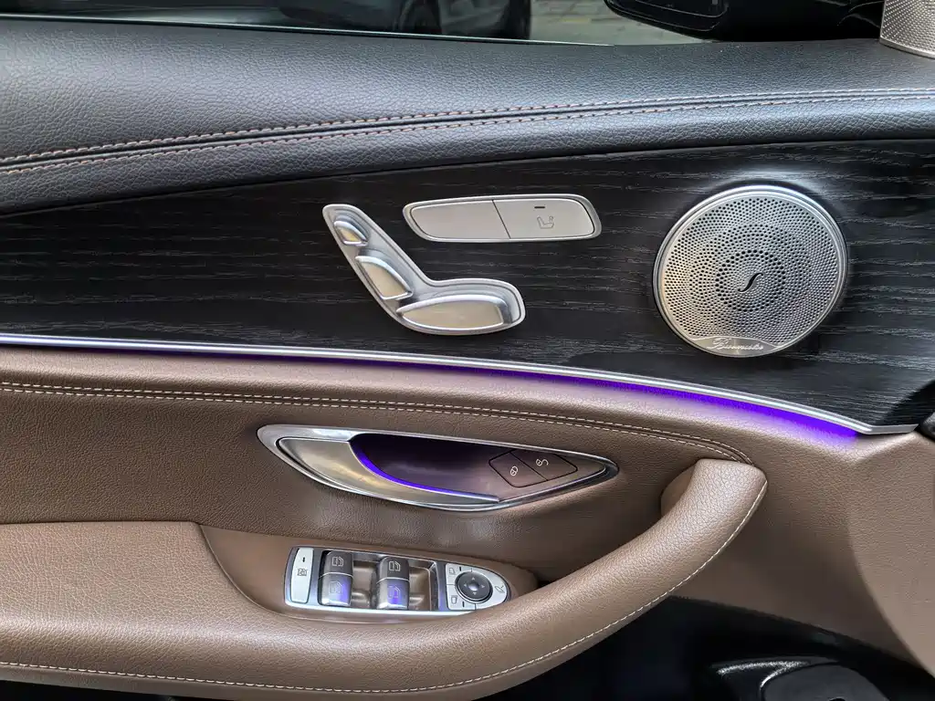 Mercedes-Benz E-Class 2022 — фото 14
