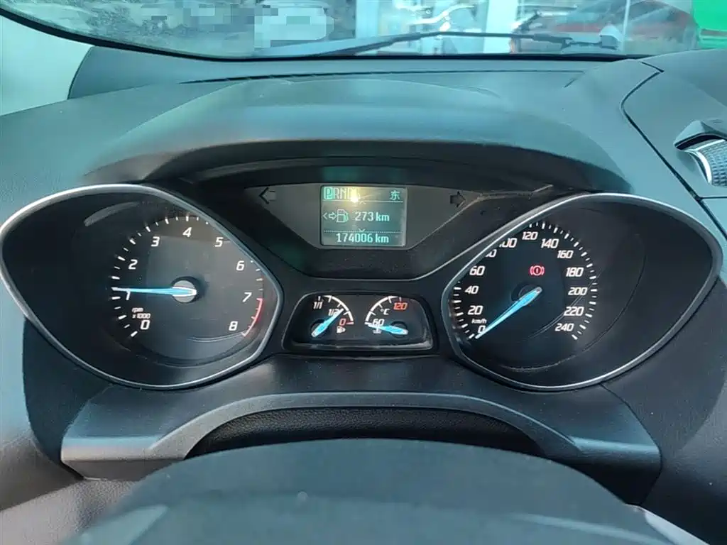 Ford Kuga 2016 — фото 12