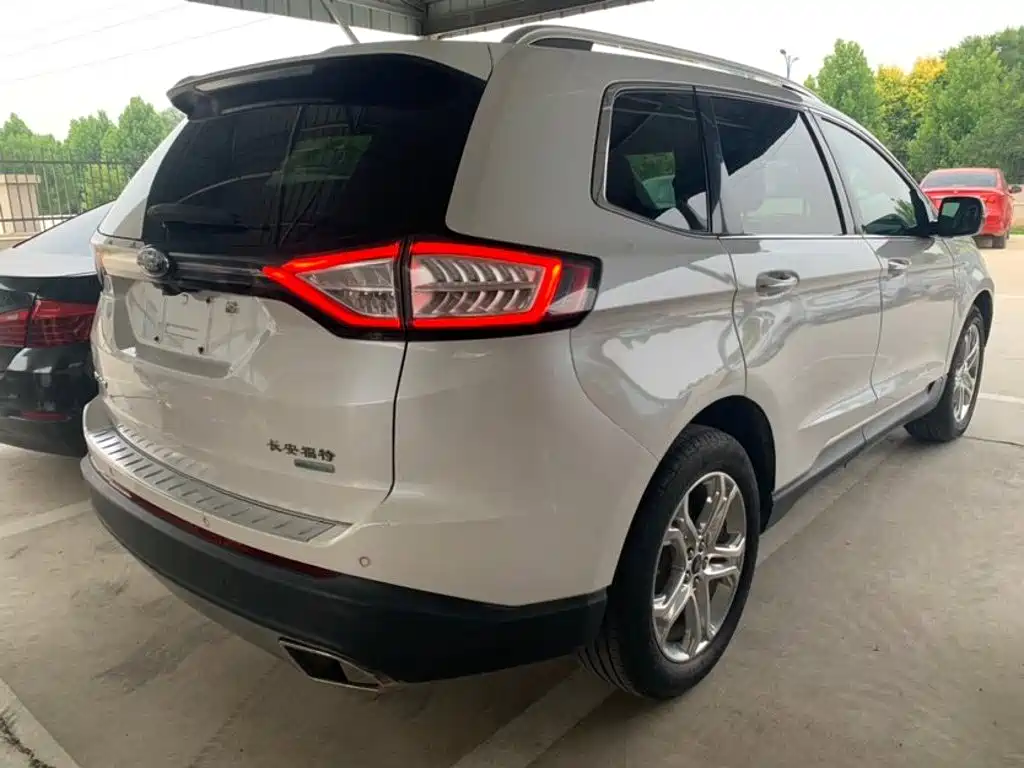 Ford Edge 2015 — фото 9