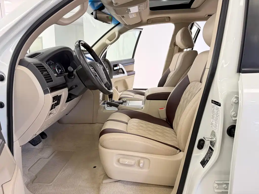 Toyota Land Cruiser 2020 — фото 4