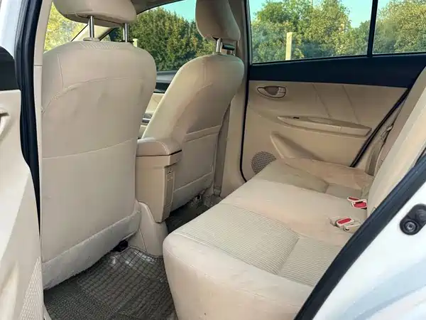 Toyota Yaris L 2014