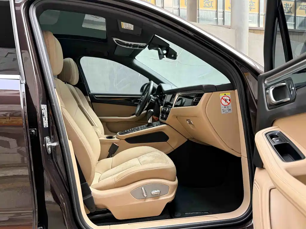 Porsche Macan 2018 — фото 10